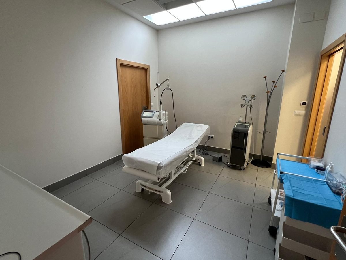 Sala de tratamiento Cl&iacute;nica Ederma